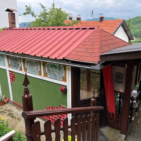 Queen Leilighet Visoko Eksteriør bilde