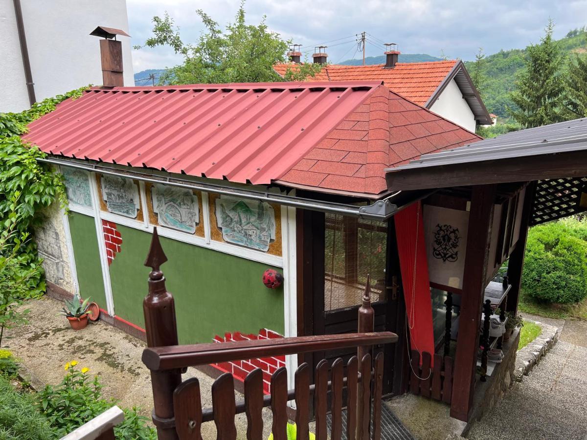 Queen Leilighet Visoko Eksteriør bilde